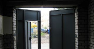 Купить гаражные ворота распашные Соликамск, цена от 3832 руб.