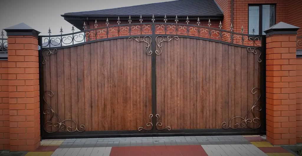 Купить простые ворота для дома: советы по выбору, установке и уходу в Соликамске от 32698 руб | ВоротМастер-Слк
